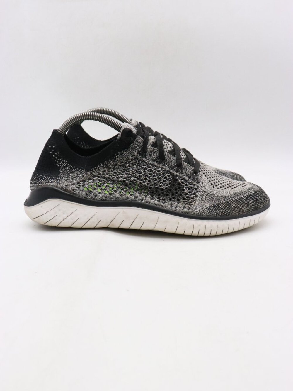 Nike Free Run Flyknit 2018 Women's Size 10.5 Oreo Shoes Sneakers 942839-101